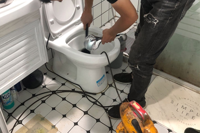 润州马桶堵塞自己疏通还是找师傅?专业上门服务让你省时更省心